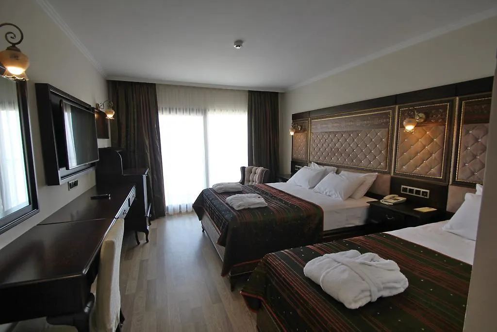 Royal Palace Kusadasi Hotel 4*,