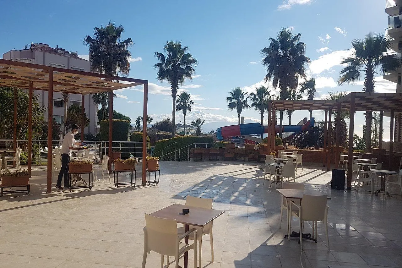 Royal Palace Kusadasi Hotel